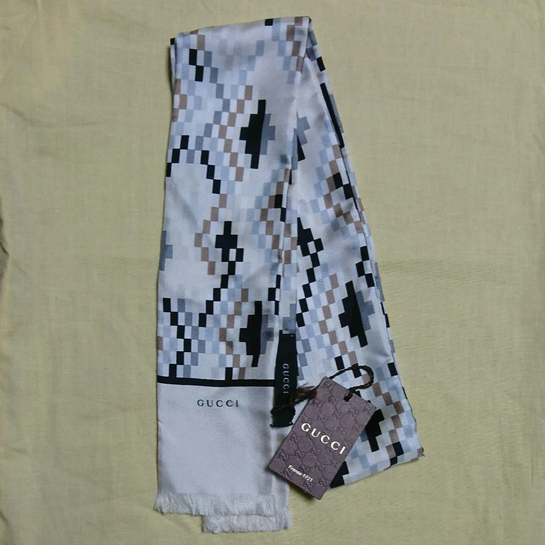 Foulard GUCCI 8,5 cm * 136 cm neuf