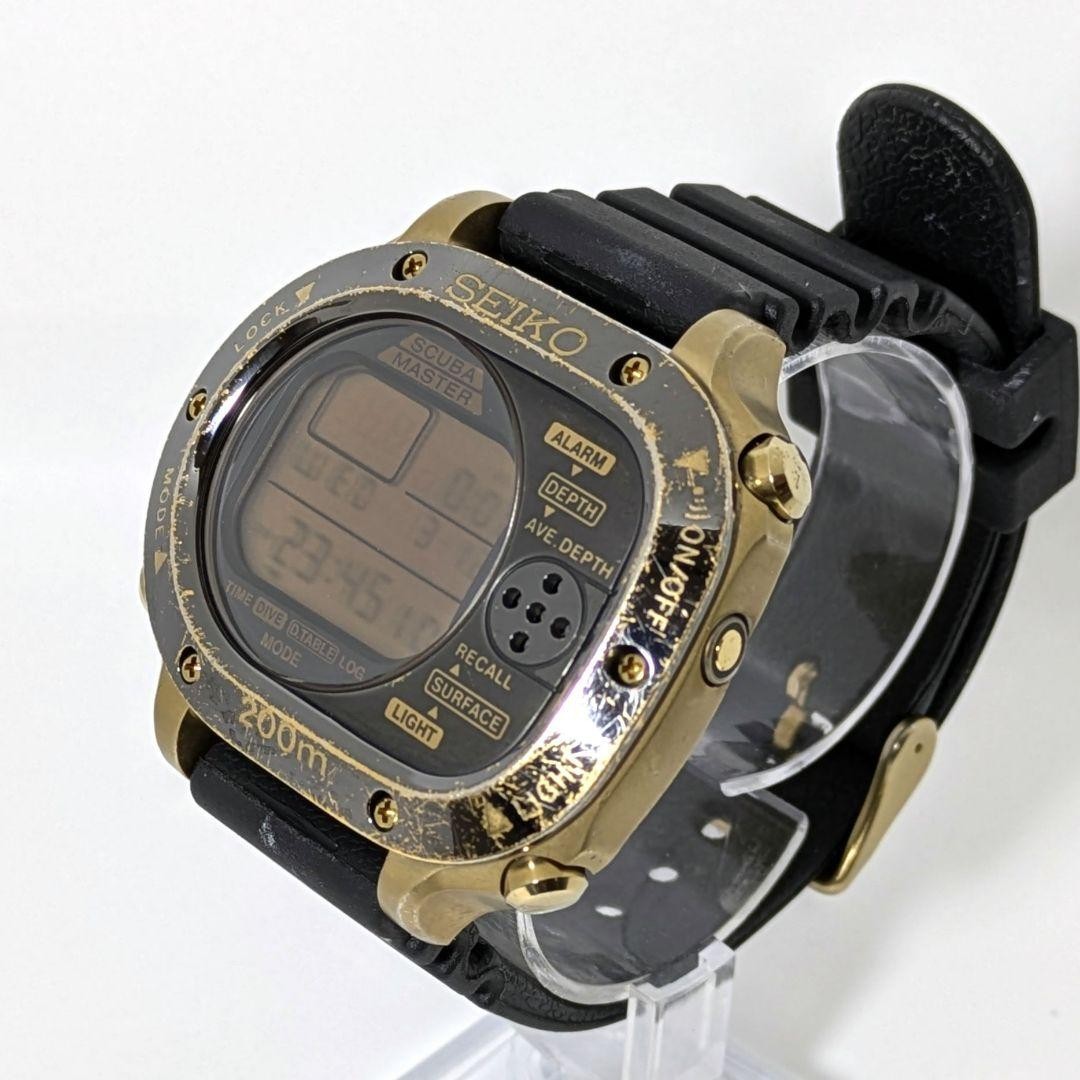 SEIKO Scubamaster M725-5A00 Digital Dive Watch Buttons & Light