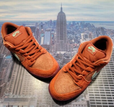 Nike SB Dunk Low Mystic Red/Emerald Rise-Rugged Orange Size 10 DV5429 601 New