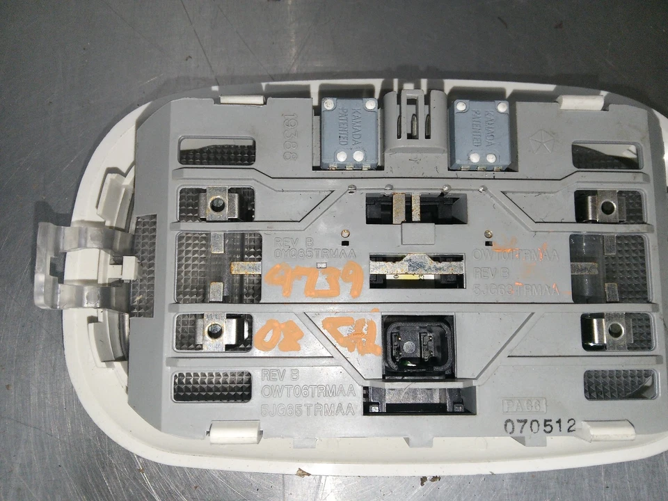 08-09 Dodge Caliber Patriot techo cúpula mapa lámpara conjunto de luces de lectura 0YQ85TRMAA Foto 2 de 4