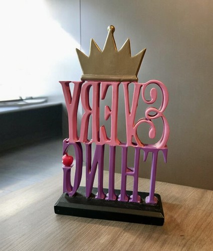 Hallmark Disney Queen Of Everything Special Edition(Especially Evil) Shelfsitter - Picture 2 of 10