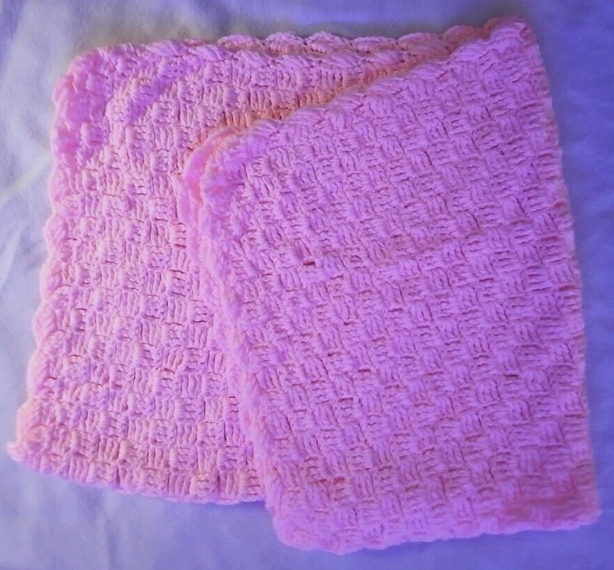 Manta bebé rosa hecha a mano ganchillo tejido suave cuna 40' X 40" Foto 3 de 4