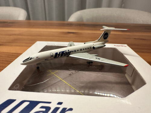 Herpa Wings 504973 UTair Aviation Tupolev Tu-134 1:500 Modell OVP RA-65614 - Bild 4 von 7