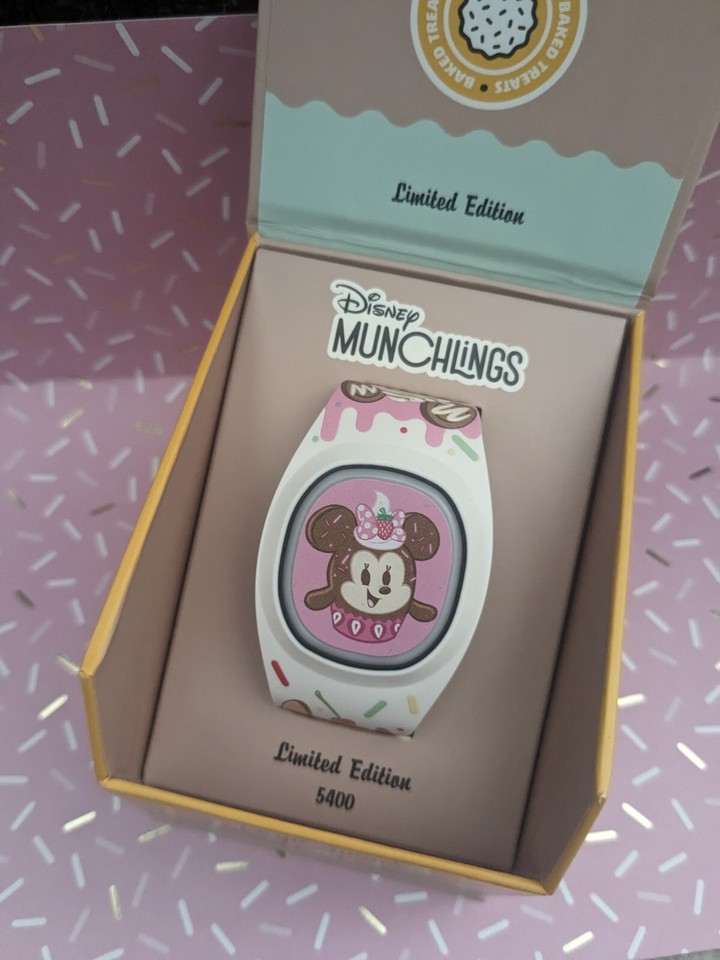 Disney Munchlings Magicband Plus LE 5400 Unlinked Minnie Disney World