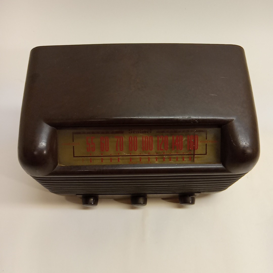 Vintage 1946 Sentinel Model 293 Bakelite Tube Radio – Not Working – Parts/Repair