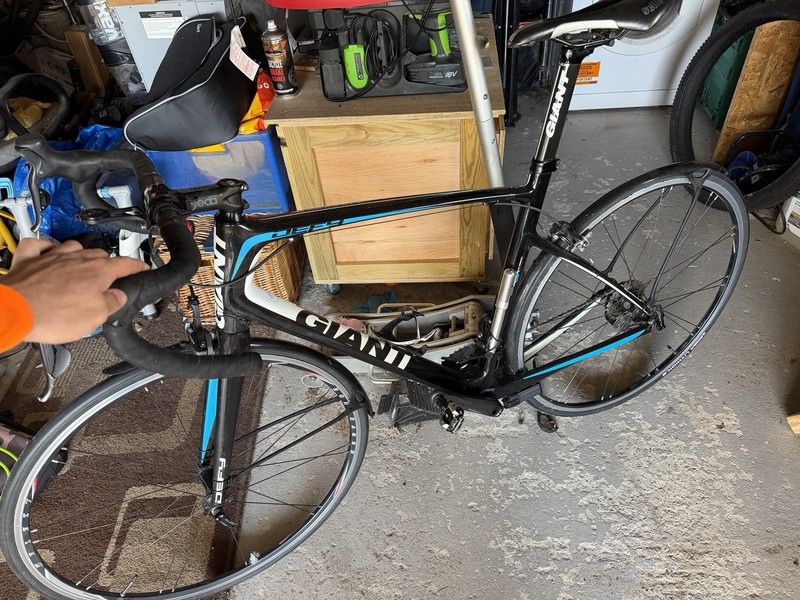 Giant Composite + Di2 Road Bike