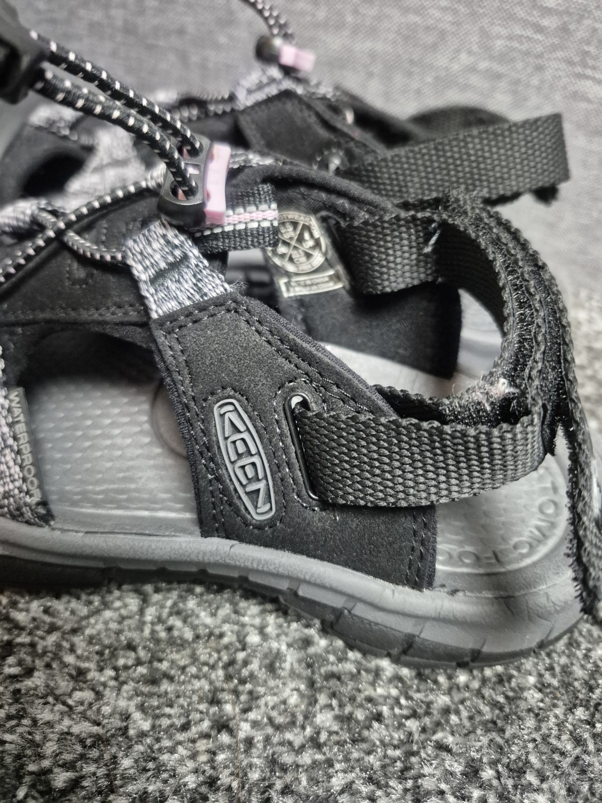 Sandali da passeggio KEEN Ravine H2 punta chiusa taglia 4 nero grigio scarpe acqua