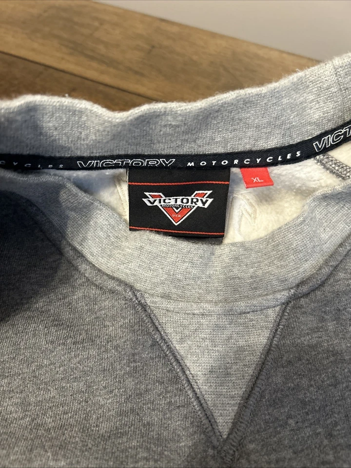 Victory Motorcycles EE. UU. Sudadera Para Hombre XL Gris Raglán Cuello Redondo Pullover Usada en Excelente Condición Foto 2 de 4