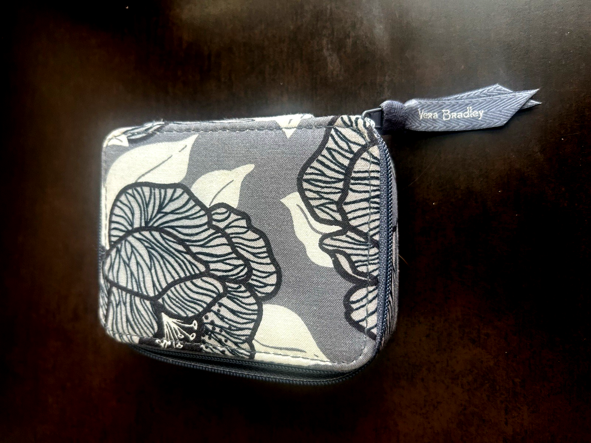 ☑️ Vera Bradley Small Travel Case 156007 4.5