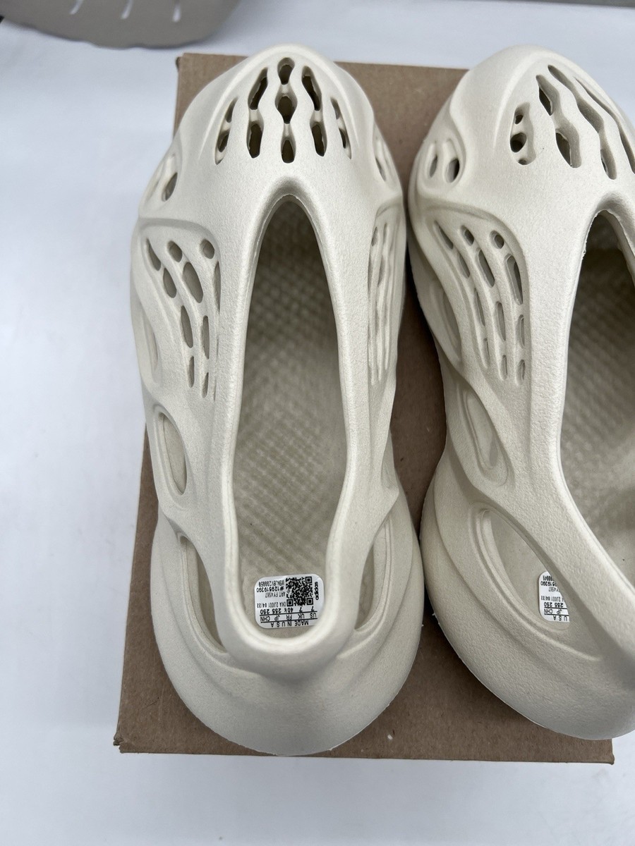 Sz 7 - Adidas Yeezy Foam Runner Sand FY4567 Slip-On Shoes Beige