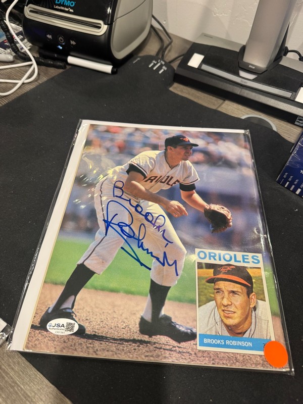 Beckett magazine Brooks Robinson Autographed JSA