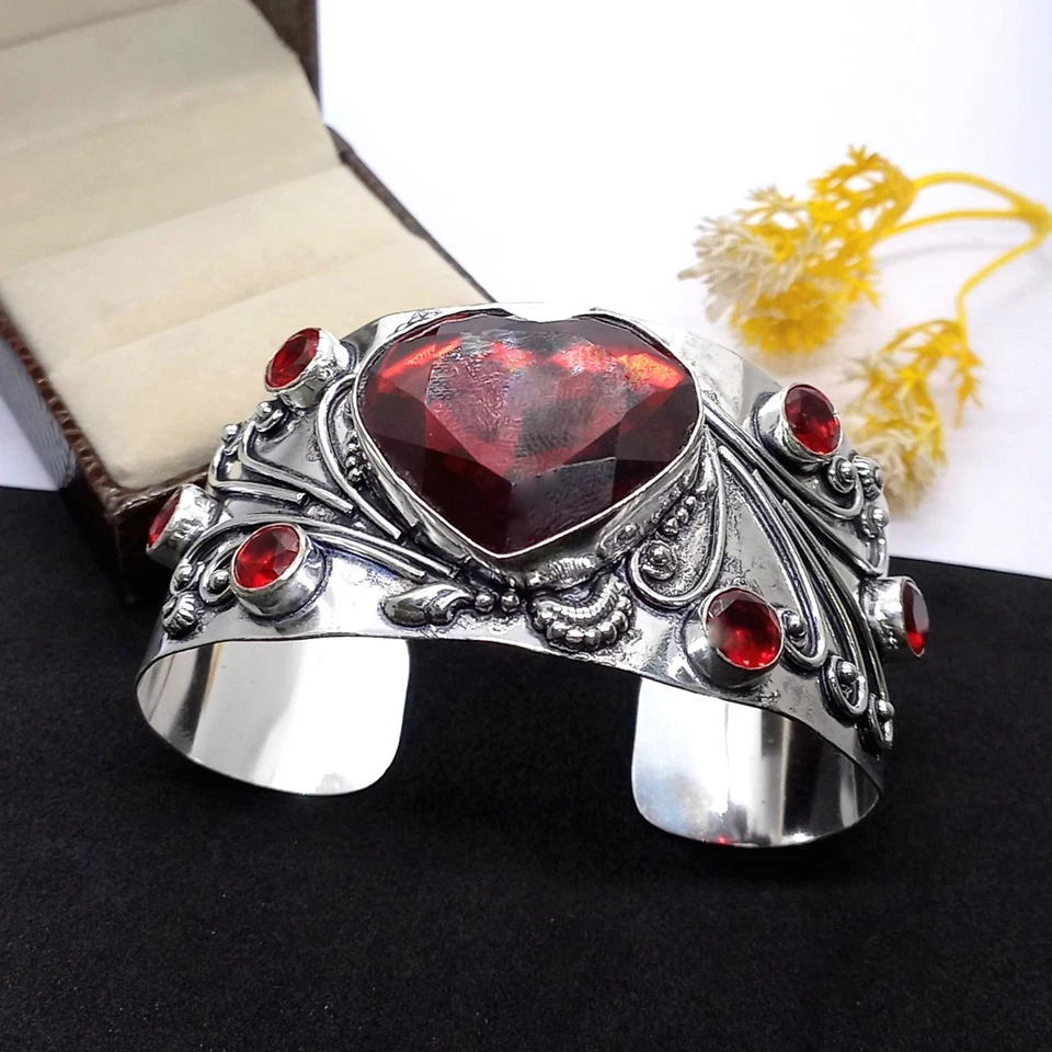 Brazalete brazalete de plata de ley 925 con piedras preciosas granate de Mozambique hecho a mano Foto 2 de 4