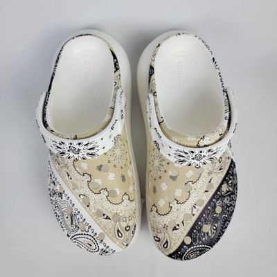 Crocs Classic Crush Bandana Clog WT Paisley Unisex Slip On  display picture 3