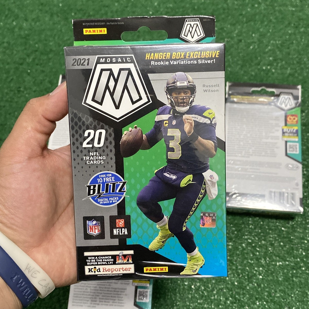 2021 Panini MOSAIC Football EXCLUSIVE Sealed HANGER Box-RC