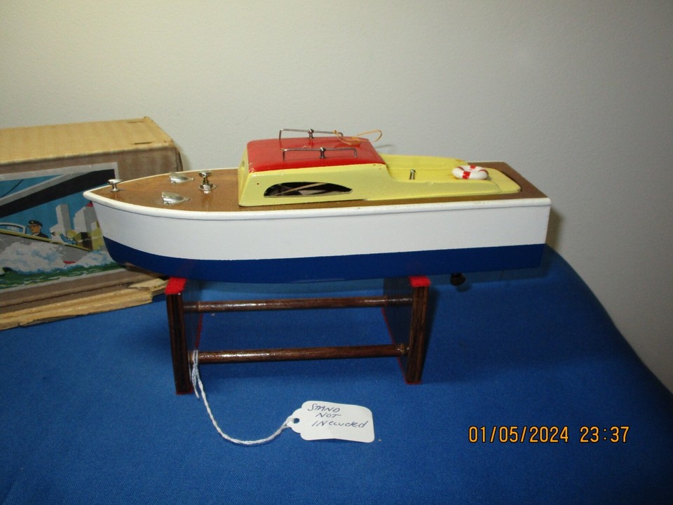 VINTAGE JAPANESE 1955 WOOD BATTERY OPERATED PLEASURE CRAFT BOAT MODEL I