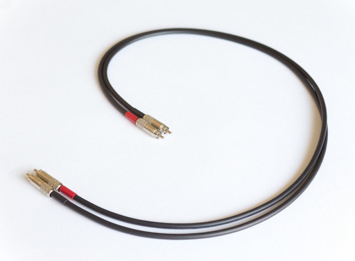 Mogami 2549 cable with Switchcraft RCA plugs, Audiophile