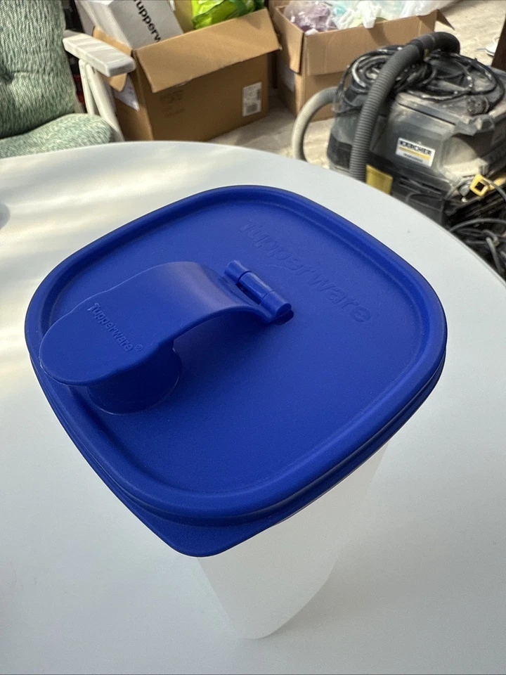 Tupperware Erfrischer mit hellblauen Deckel ohne Sieb 2 Liter - Bild 2 von 4