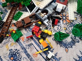 LEGO Advanced Models: Winter Village Toy Shop (10199) PARTIAL SET 