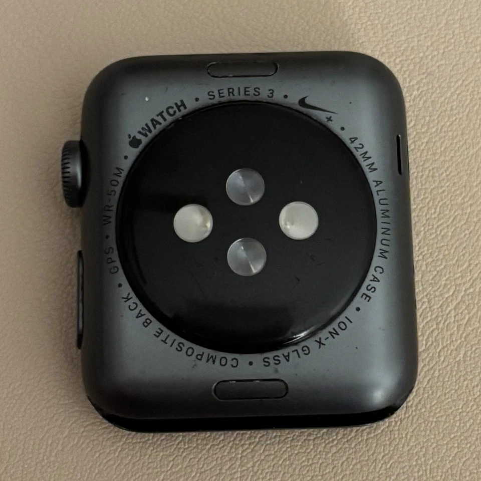 Apple Watch Series 3 Nike+ 42mm GPS Smartwatch - Scratched / Battery Health 70% - Image 3 of 4