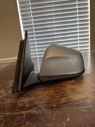 2013-2014-2015 BMW X1 DRIVERS SIDE LEFT SIDE VIEW MIRROR IN SILVER OEM. U