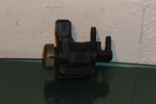 VW Passat 2,5 TDI 3B5 Magnetventil Unterdrückventil 1J0906283A