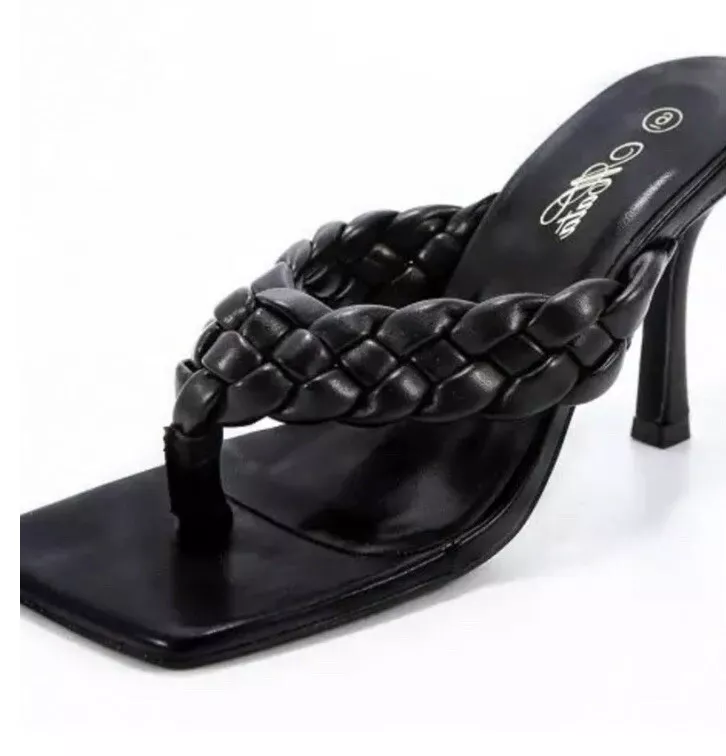 Tibi flip shop flop