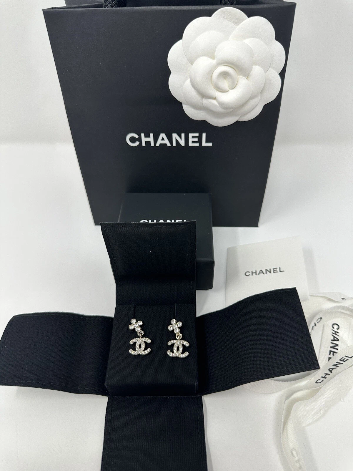 NWT 2023 B23 Chanel Strass CC Logo Gold HW Crystal Flower Stud Earrings