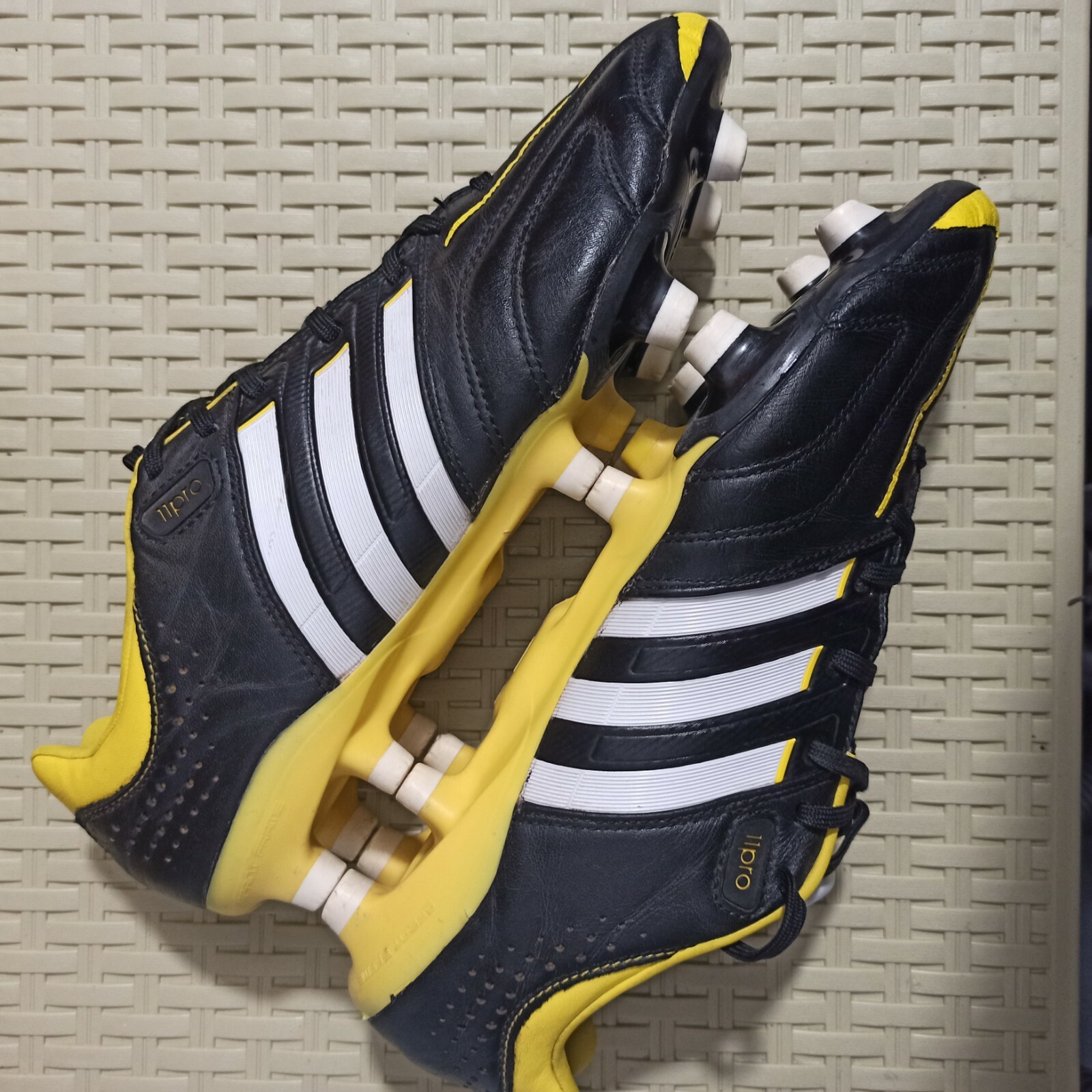 ICOMPRE 2 DE CADA CAJA botines adidas futbol 11 Y OBTENGA UN 70% DE  DESCUENTO!