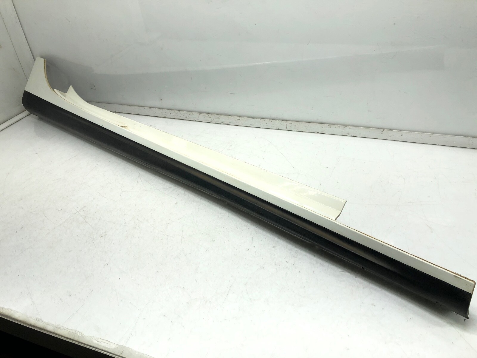 2014-2022 MASERATI GHIBLI RIGHT PASS SIDE SKIRT ROCKER PANEL OEM BIANCO WHITE.