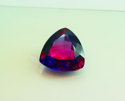 Natural 30-32Ct Trillion Cut Color Changing Alexandrite Gemstone For Jewelry