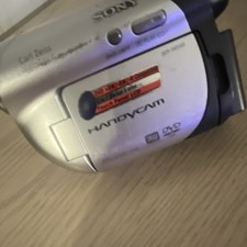 Sony Handycam DCR-DVD105 Camcorder 40x Zoom Carl Zeiss Lens DVD Recording