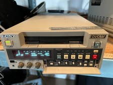 SONY DSR-20 MINI DVCAM VIDEO RECORDER PARTS ONLY POWERS UP