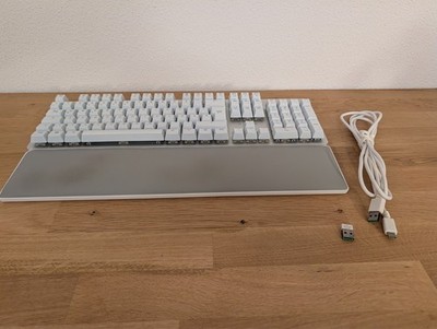 Razer Pro Type Ultra | Weiß | Mechanisch | Kabelgebunden / Bluetooth / 2,4 GHz