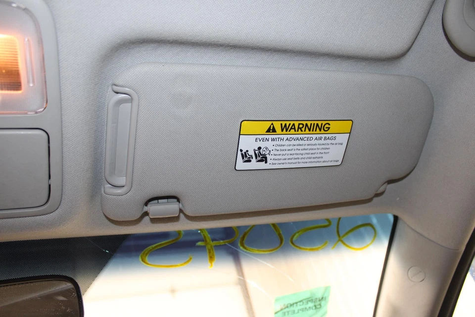 Parasol derecho usado se adapta a: Hyundai Tucson 2012 con techo corredizo grado A derecho Foto 2 de 4