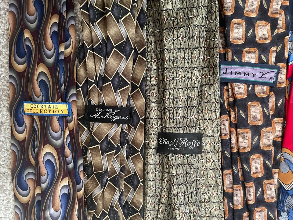 Lote de 5 Corbatas de Diseñador Hombre Marrón, Azul, Rojo Patrones y Colores Foto 2 de 4