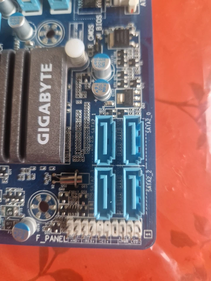 Gigabyte GA-H61M-USB3-B3 mit CPU & 12GB DDR3 RAM &  Gigabyte NVIDIA GTX 750 2GB - Bild 4 von 4