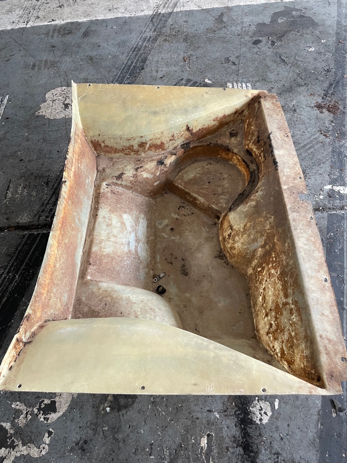 1972 De Tomaso Pantera Rear Fiberglass Trunk Insert