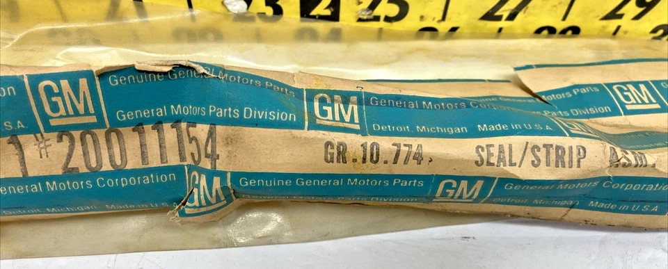 Nuevo OEM GM LH tira de sellado de ventana 20011154 1978-1980 Chevrolet Malibu (Bin88) Foto 4 de 4
