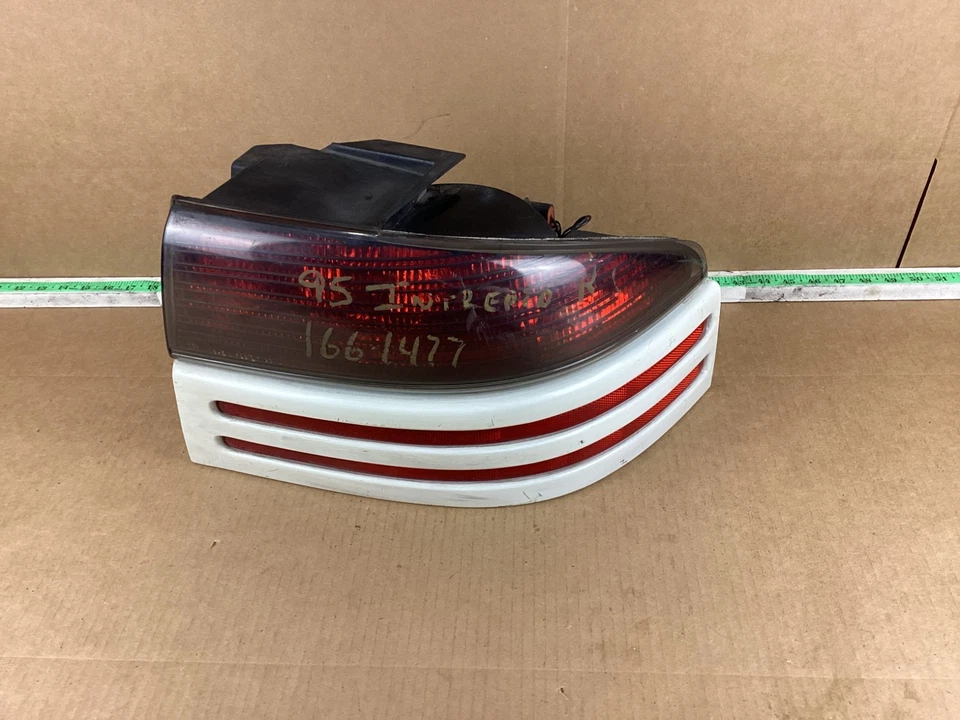 Luz trasera derecha Dodge Intrepid 1995-1997 OEM Foto 3 de 4