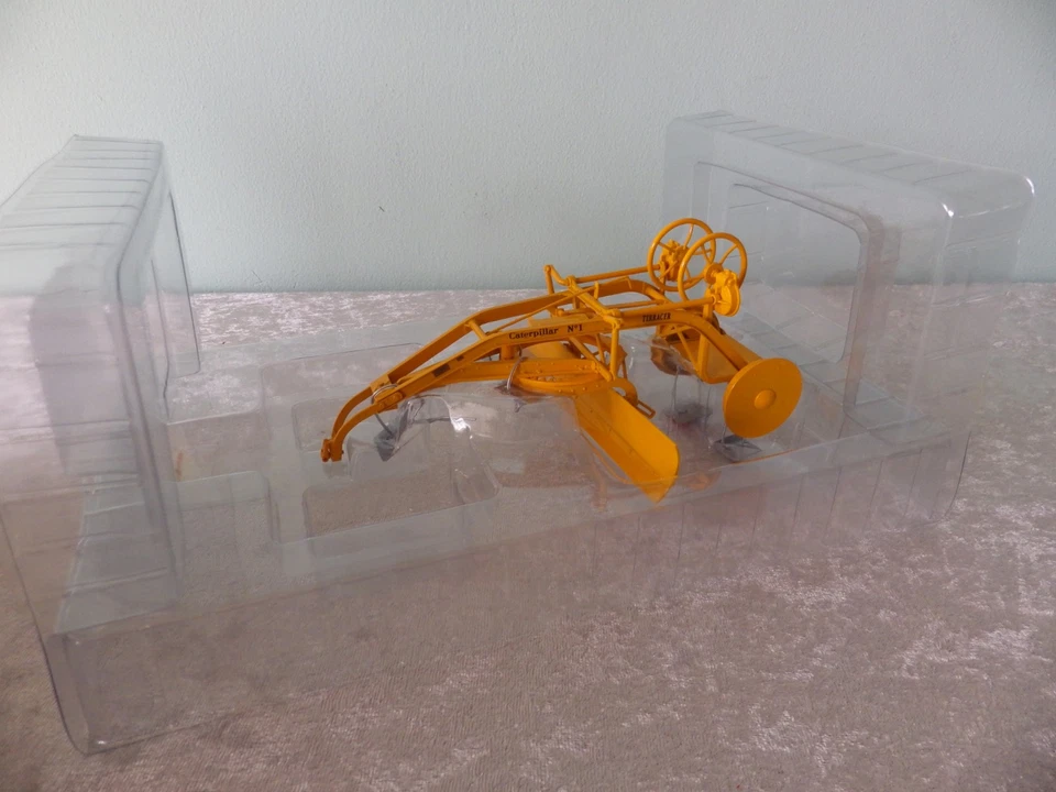 SpecCast Caterpillar No 1 Terracer NIB steel wheel yellow CAT diecast 1:16 ACMOC - Image 4 of 4