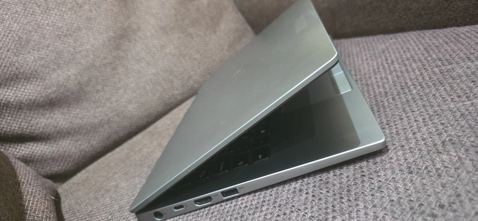 Dell Latitude 7300 · i7-8665U · 8GB · 238GB, photo 3 of 5