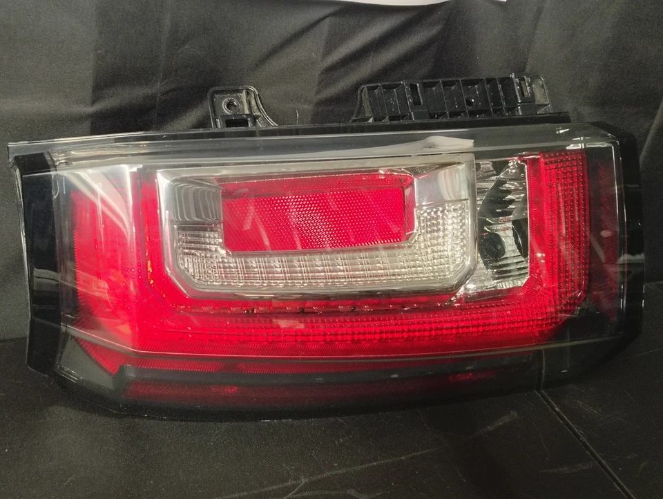 Nueva luz trasera izquierda del lado del conductor GMC Yukon 2015-2018 OEM K2UGLHT Foto 3 de 4