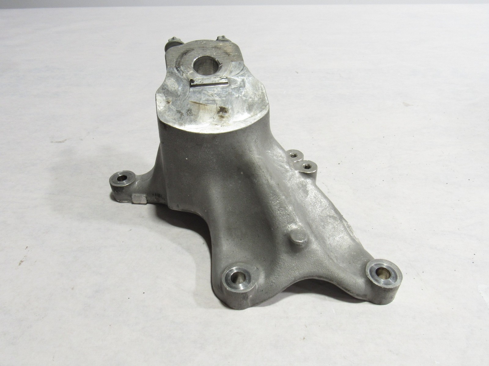 18-21 Aston Martin Vantage 2019 4.0L Right Engine Motor Bracket Mount Support :O