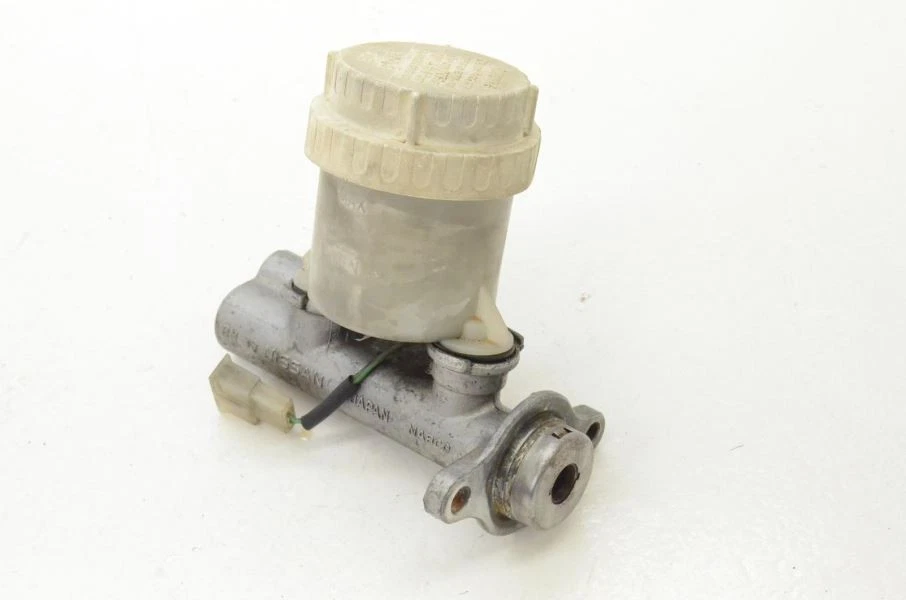 Nissan 240sx S13 1989-1994 cilindro maestro de freno sin ABS Foto 2 de 4