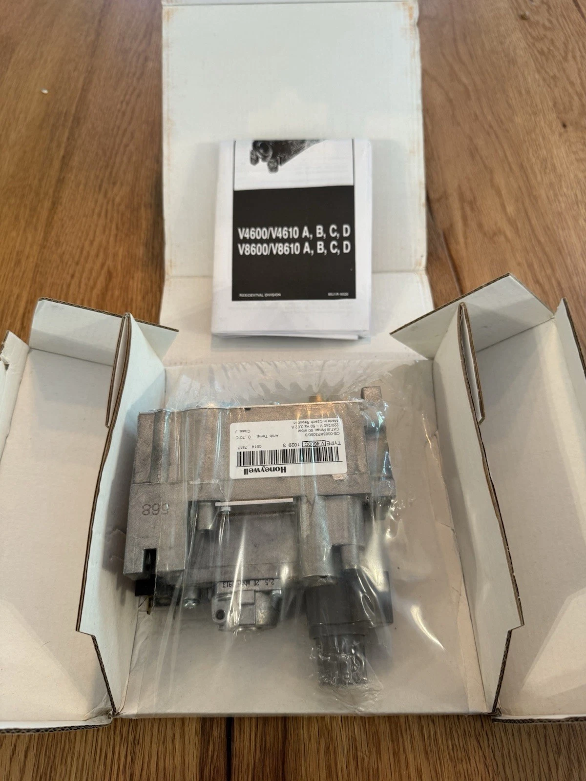 Honeywell V4600C1029U Compact Gas Control Valve Brand New In Box 4