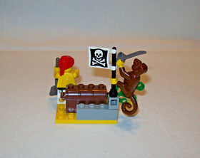 Lego Pirates 6235 Buried Treasure Chest + Instructions - Missing Hand & Pistol