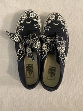 Vans slip on floral navy blue