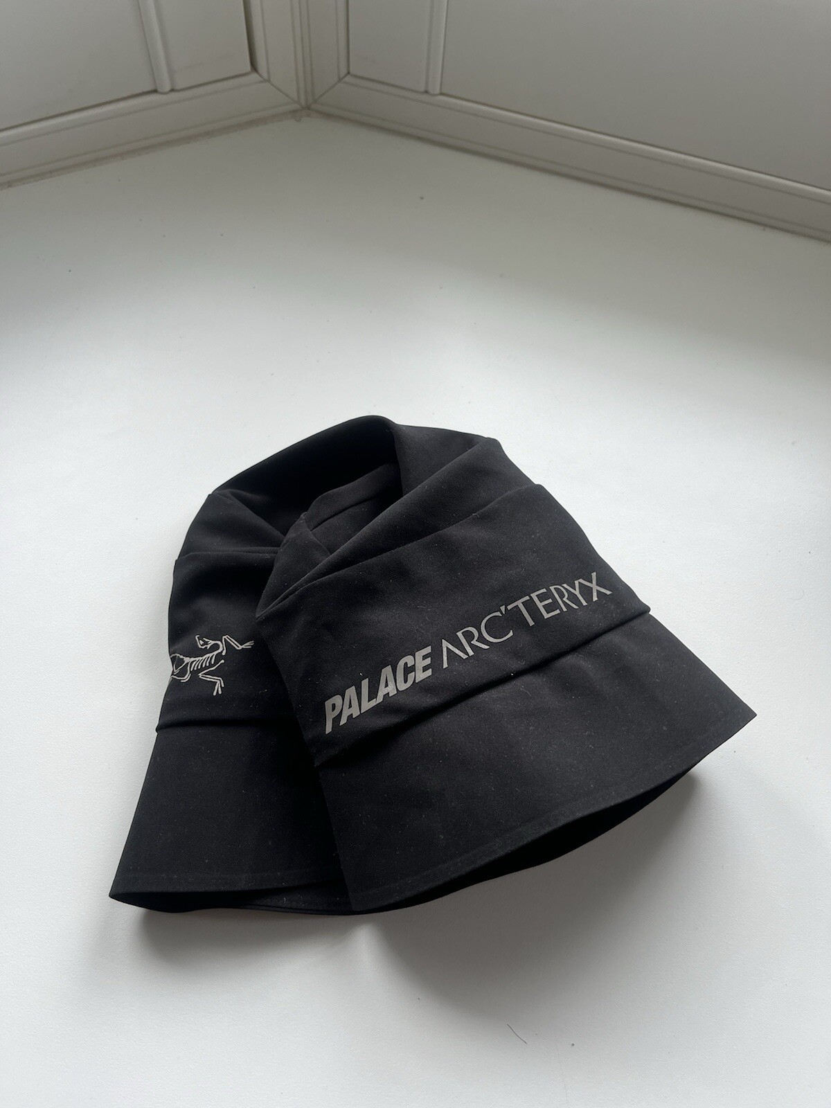 ARC'TERYX cappello secchiello palazzo x arcteryx