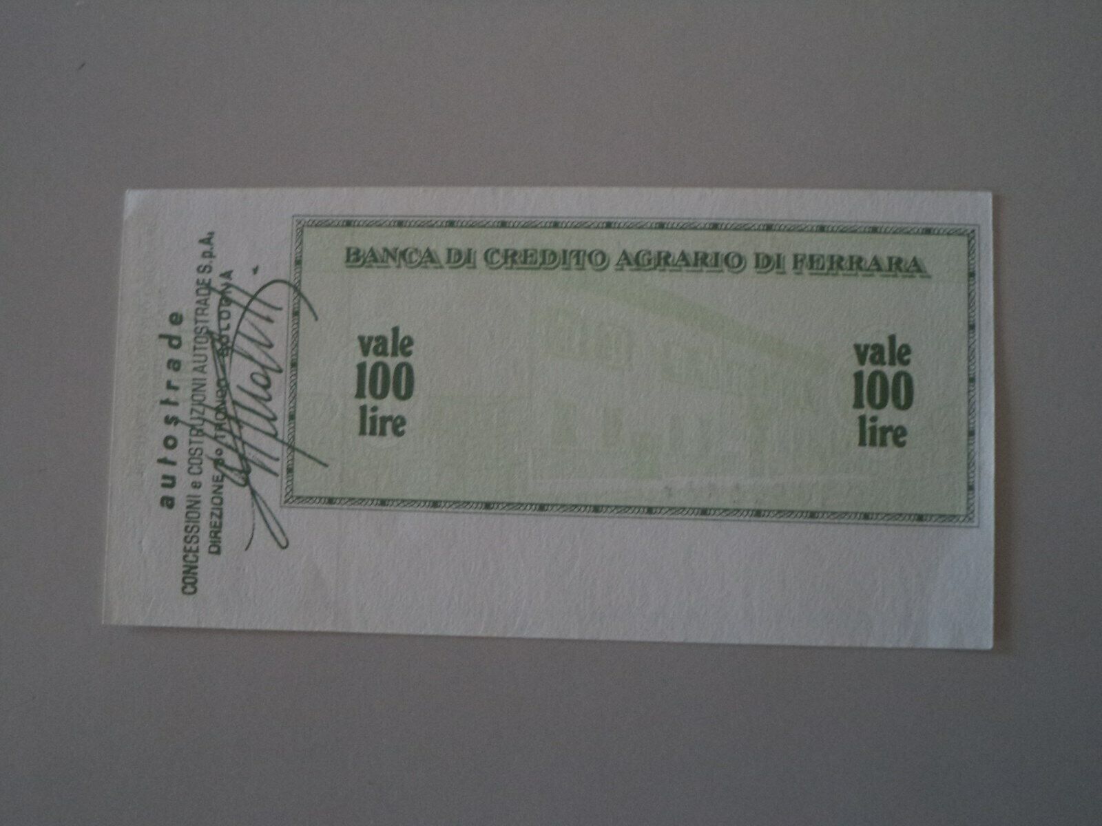 Foto 2 di 2