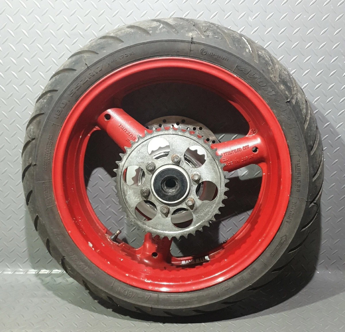 Suzuki GSXR GSX R 750 1992 1995 Rear Wheel Red with Tyre Sprocket Brake Disc